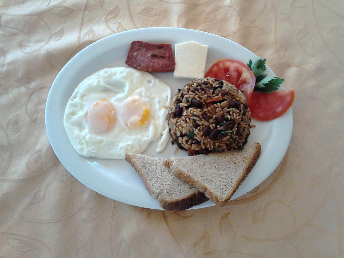 Hotel Alkamar 탐보르 외부 사진